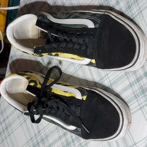 9.5 men's or 11 women's tye dye vans worn 2x